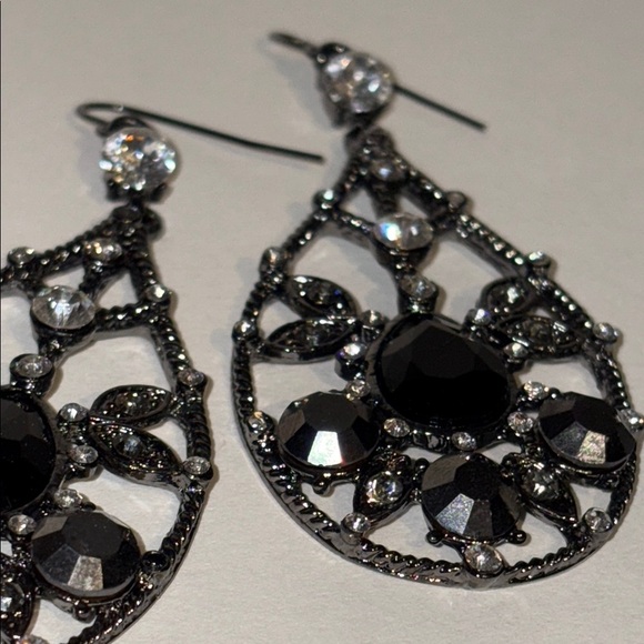 3/$20 Elegant Black and Silver Teardrop Earrings - Picture 3 of 5